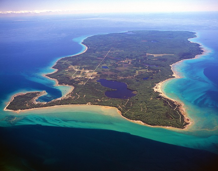 Beaver island michigan lake ain slow down flights charlevoix unmatched unhurried unspoiled isle emerald discover america natural beauty mainland aerial